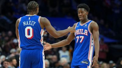 Tyrese Maxey, VJ Edgecombe off to historic start for 76ers - ESPN