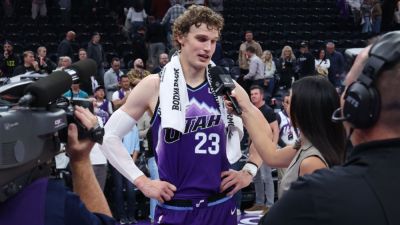 Lauri Markkanen - Phoenix Suns - Karl Malone - Donovan Mitchell - Lauri Markkanen nets career-high 51 points in Jazz's OT win - ESPN - espn.com - Finland - state Utah