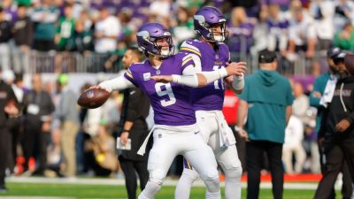 What Carson Wentz's injury means for Vikings, J.J. McCarthy - ESPN