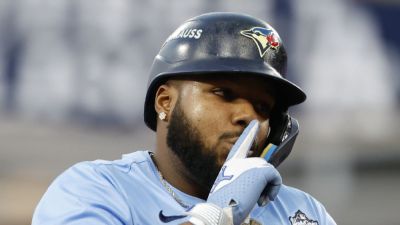 Blue Jays bounce back, silence Ohtani in Game 4 of World Series - ESPN