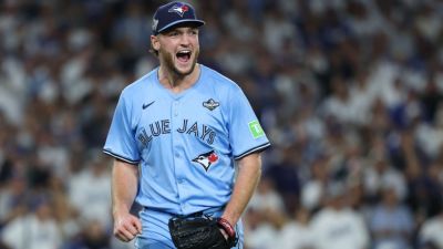 Dave Roberts - John Schneider - Vladimir Guerrero-Junior - Blake Snell - Blue Jays best Dodgers, head home with 3-2 World Series lead - ESPN - espn.com - New York - Los Angeles - county Centre - county Rogers