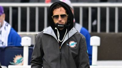 State of the Dolphins: Can Mike McDaniel rally the troops? - ESPN