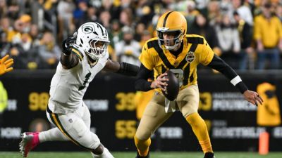 Aaron Rodgers trying to get Packers players to buy Green Bay house - ESPN