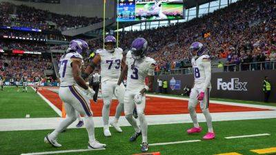 Benched early for discipline, Jordan Addison saves Vikings late - ESPN