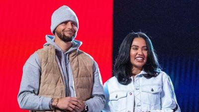 Stephen Curry - Ayesha Curry makes admission about getting married, having children - foxnews.com - Usa - county Dallas - county Maverick - state Golden - county Chase