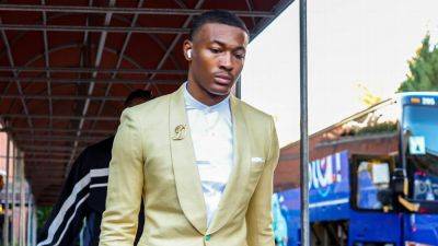 NFL Week 6: DeVonta Smith's gold suit leads best team arrivals - ESPN