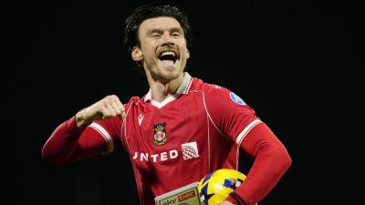 Wrexham hail 'statement win' over Coventry with Moore hat trick - ESPN