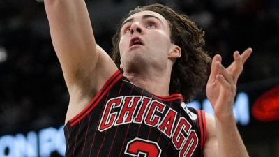Josh Giddey scores 32 for undefeated Bulls in win vs. Knicks - ESPN