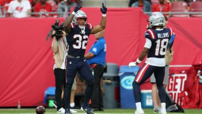 Mike Vrabel - Williams - Diggs' pep talk helps Patriots' Henderson run wild vs. Bucs - ESPN - espn.com - state Ohio - county Bay