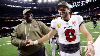 Patrick Mahomes - 2025 NFL midseason predictions: Playoff races, MVP, Super Bowl - ESPN - espn.com