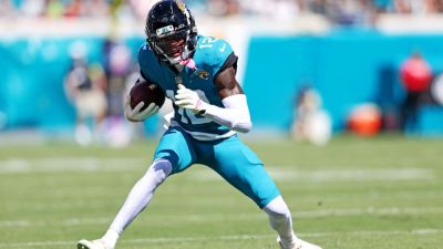 Jaguars' Travis Hunter has surgery, to miss rest of season - ESPN - espn.com - Los Angeles - county Dallas