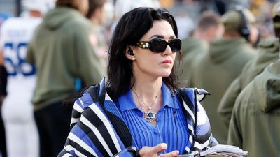 Colts' Daniel Jones impressed by owner Carlie Irsay-Gordon's gameday headset routine, hands-on approach