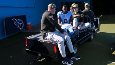 Titans WR Calvin Ridley suffers broken fibula in loss to Texans - ESPN