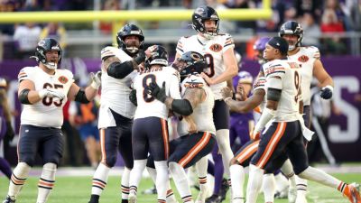Bears use Prince reference to roast Vikings, topping NFL Week 11 trolls - ESPN