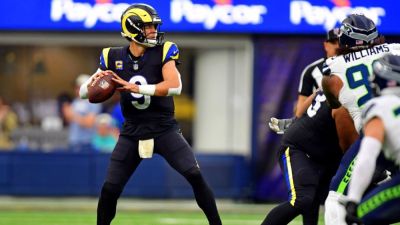 Bettors benefit from 'customer-friendly' NFL season while chaos rules in CFB - ESPN