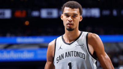 Sources: Spurs' Victor Wembanyama out for few weeks with calf strain - ESPN