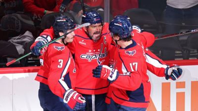 Alex Ovechkin passes Howe with 442nd goal at Capitals' arena - ESPN