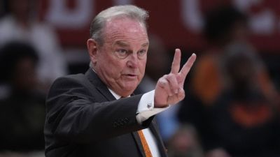 Women's NCAA basketball recruiting: Top 25 2026 class rankings - ESPN