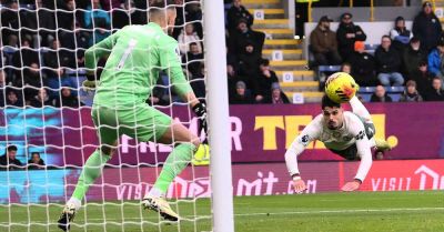 Borussia Dortmund - Marc Cucurella - Robert Sanchez - Kyle Walker - Wesley Fofana - Reece James - Pedro Neto - Liam Delap - Enzo Maresca - Alejandro Garnacho - Enzo Fernandez - Pedro Neto sets Chelsea on their way to comfortable win at Burnley - breakingnews.ie - Ecuador