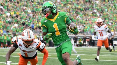 Sources: Oregon WRs Moore, Bryant likely out vs. USC - ESPN