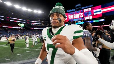Jets quarterback Justin Fields offers blunt reaction to benching