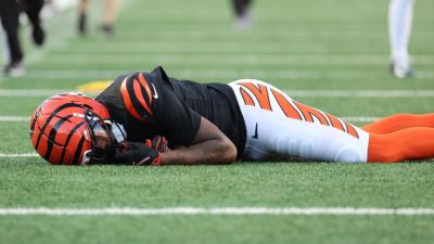 Bengals' Tee Higgins suffers concussion after hard fall to turf - ESPN