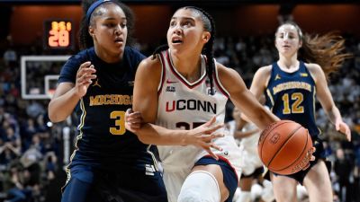 UConn remains No. 1 in AP women's college basketball poll - ESPN