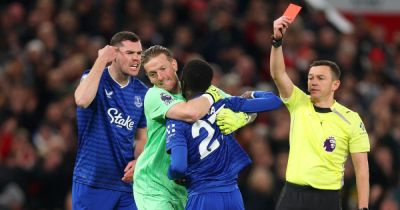 Everton given bizarre red card vs Man United after clash between teammates