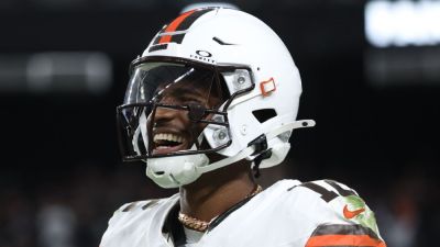 Shedeur Sanders 'not comfortable,' wants to remain Browns' QB1 - ESPN