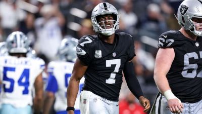 Bay - Raiders' Geno Smith apologizes for obscene gesture to fans - ESPN - espn.com - county Brown - county Cleveland - state Nevada - county Henderson
