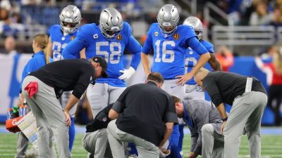 Lions say Amon-Ra St. Brown likely out 'week or two' with ankle injury - ESPN