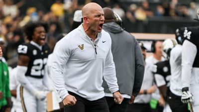 Vanderbilt signs coach Clark Lea to new contract - ESPN