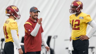 Stanford names former QB Tavita Pritchard head coach - ESPN