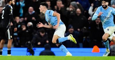 Phil Foden scores late winner as Manchester City hold off Leeds fightback