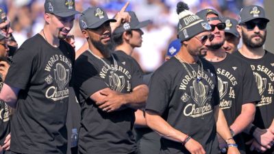 Dave Roberts - Freddie Freeman - Dodgers revel in parade, turn focus to winning 'third time' - ESPN - espn.com - Los Angeles - county Clayton - county Kershaw