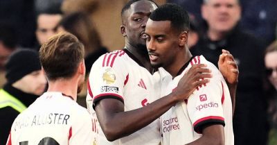 Alexander Isak opens Premier League account as Liverpool win at 10-man West Ham