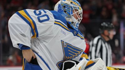 Jordan Binnington: I didn't intend to keep Alex Ovechkin 900th goal puck - ESPN