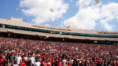 Why is Texas Tech's tortilla toss tradition banned? - ESPN