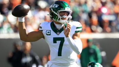 Sources: Jets to start Justin Fields at QB vs. Browns - ESPN