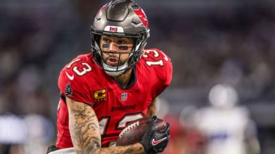 Bucs activate receivers Mike Evans, Jalen McMillan from IR - ESPN