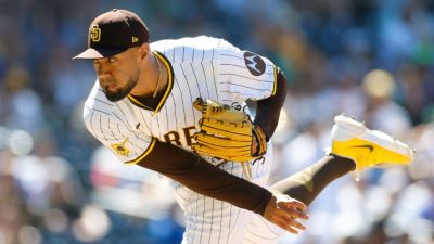 Sources: Robert Suarez agrees to 3-year, $45M deal with Braves - ESPN