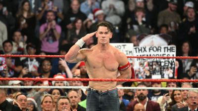 WWE Saturday Night's Main Event: Cena submitted by Gunther in final match - ESPN