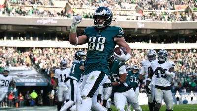 Kenny Pickett - Eagles rout Raiders to snap 3-game losing streak as Dallas Goedert scores two touchdowns - foxnews.com - Australia - county Eagle - Los Angeles - state Pennsylvania - county Mitchell