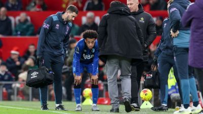 United States captain Adams injured against Manchester United - ESPN