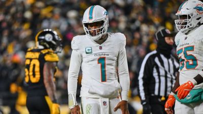 Mike Macdaniel - Zach Wilson - Quinn Ewers - Dolphins' Mike McDaniel contemplating QB change - ESPN - espn.com