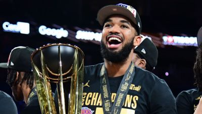 Jalen Brunson - Spike Lee - Karl-Anthony Towns celebrate NBA Cup win with Timothée Chalamet, Ben Stiller - ESPN - espn.com - New York - Los Angeles - county Woods