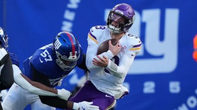 J.J.Maccarthy - Vikings' J.J. McCarthy, Ryan Kelly, Jordan Mason leave injured - ESPN - espn.com - New York - Jordan - state Minnesota