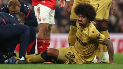 Mauricio Pochettino - Chris Richards - USMNT's Chris Richards stretchered off Carabao Cup match - ESPN - espn.com - Usa - Mexico - Canada - county Adams - county Tyler