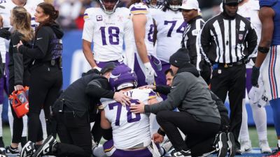Vikings' Kelly to IR after 3rd concussion of 2025, 6th of career - ESPN