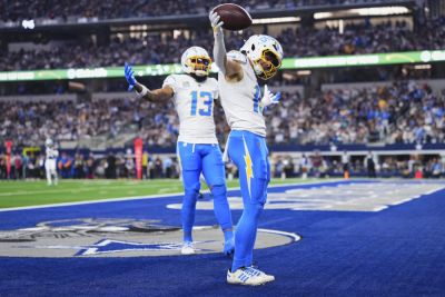 NFL Week 17 Odds: How to Bet on Chargers vs Texans, Packers vs Ravens